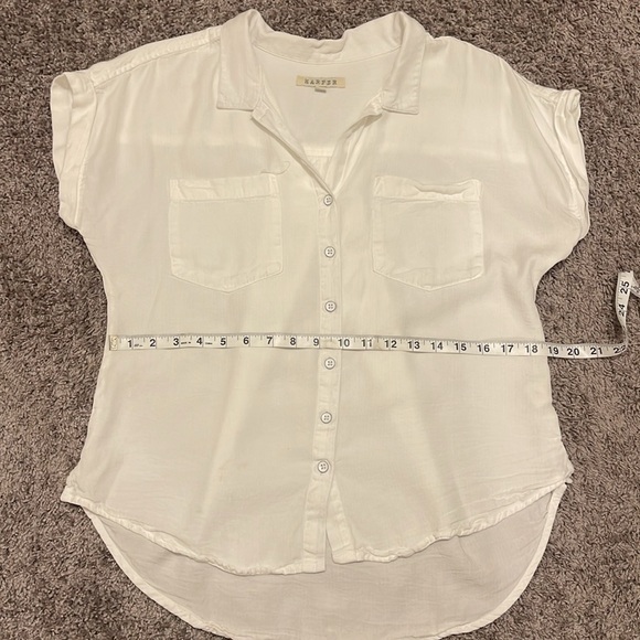 Women's Harper White Short-Sleeve Button Down - Picture 10 of 11